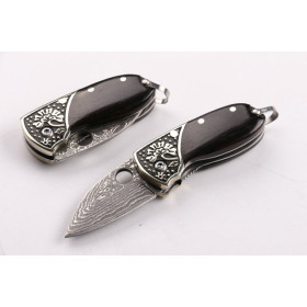 Thumbs imported Japanese Damascus steel folding knife UD403375